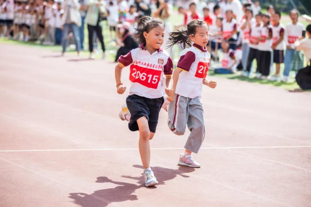 63911b5fe77d47c6972cdf538bbd7cac.jpg